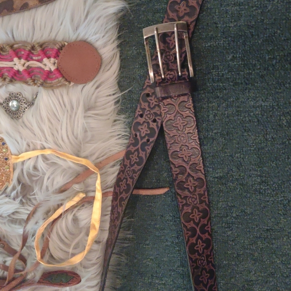 Boutique + Vintage Belt Lot Bundle - 17 Belts - Picture 7 of 8